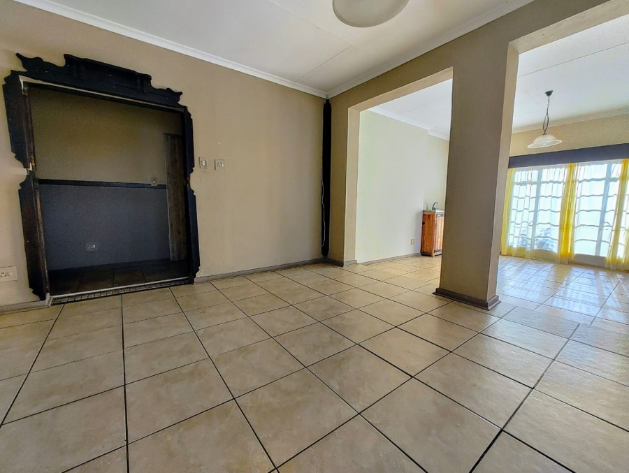 7 Bedroom Property for Sale in Memel Free State